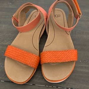 UGG Sandles